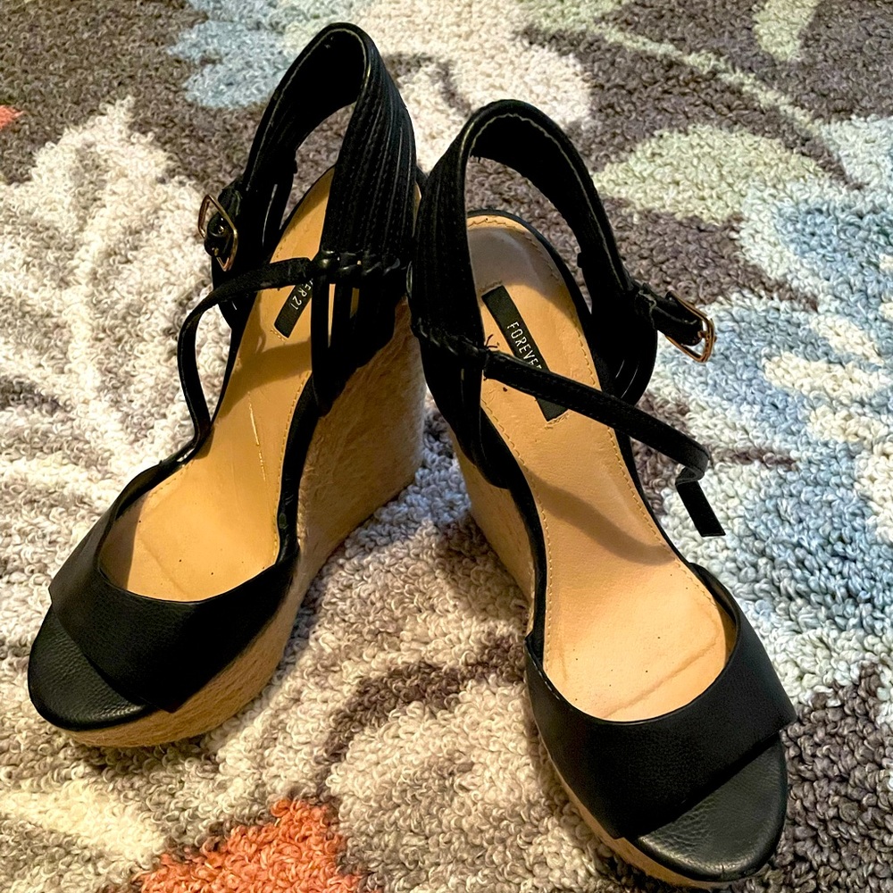 Ladies size 7 heels